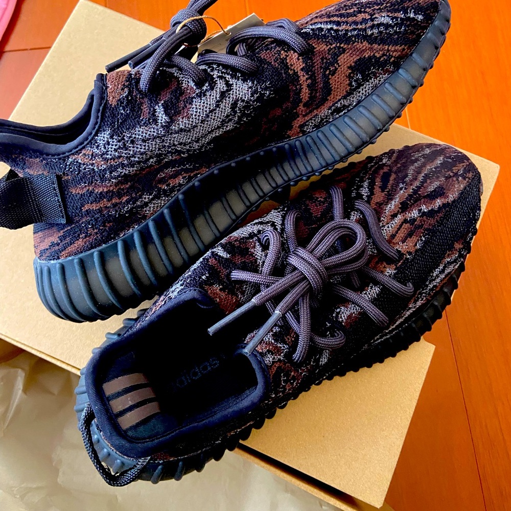 Yeezy boost 350 v2 mx rock. Size 6.5 men